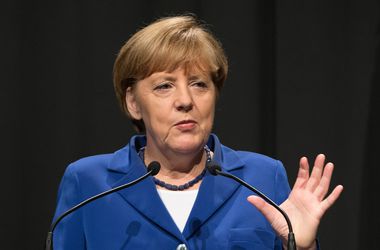Меркель отметила важность ведения диалога с Россией