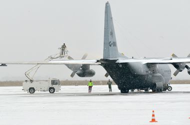 Самолет с останками жертв авиакатастрофы в Донбассе прибыли в Нидерланды