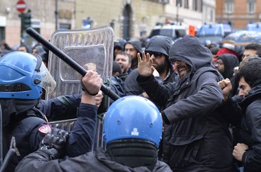 Столицу Италии охватили массовые беспорядки