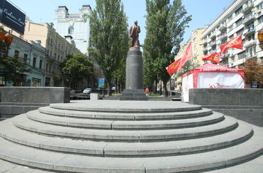 На месте памятника Ленину в Киеве может появиться Шевченко