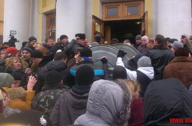 "Радикальная партия" и "Батькивщина" предлагают провести расследование "винницкого майдана"