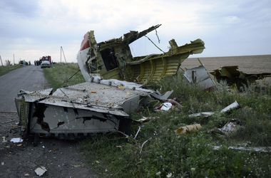 Нидерланды получили все собранные обломки Боинга, сбитого под Донецком