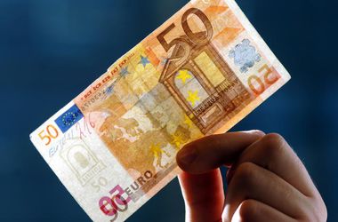 Курс евро в обменниках перевалил за 20,5 грн