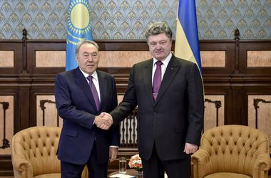 &lt;p&gt;Назарбаев и Порошенко. Фото: AFP&lt;/p&gt;