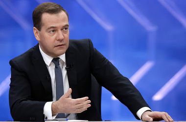 Медведев: Россия отреагирует на отказ Украины он внеблокового статуса