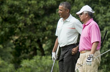 Премьер Малайзии прервал отпуск из-за критики за игру в гольф с Обамой