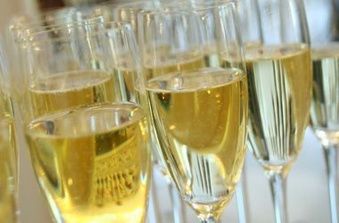 Пузырьки шампанского помогут ученым создать электростанцию нового поколения