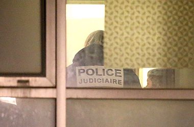 Установлены личности виновников теракта в Париже - СМИ