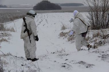 Боевики на Донбассе маскируют взрывчатку под игрушки, ручки и тару