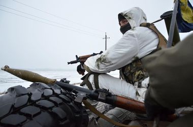 События в Донбассе:  украинские военные отбили атаку танков боевиков в Песках
