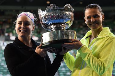 Маттек-Сандс и Сафарова стали победительницами парных соревнований на Australian Open