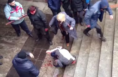 Женщина, которая добивала ногами "евромайдановцев" в Харькове: "Виновной себя не признаю"