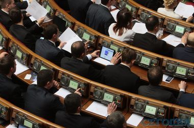 Рада отложила закон о СМИ, запрещающий иностранцам быть их владельцами