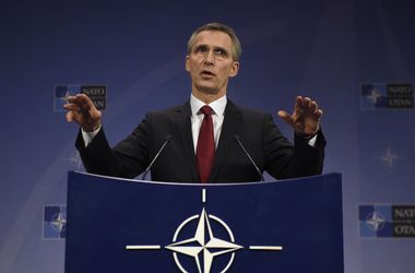 Генсек НАТО поддерживает стремление Меркель и Олланда к миру в Украине