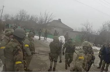 Батальон "Азов" опубликовал видео боя под Мариуполем