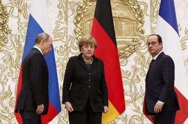 Меркель и Олланд продолжили переговоры с Путиным за закрытыми дверями
