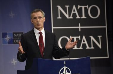 Генсек НАТО призывает Россию вывести все свои войска из Донбасса и прекратить поддержку сепаратистов