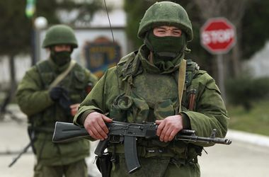 Российские военные на границе с Крымом проводят ротацию и укрепляют позиции
