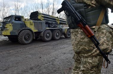 Силовики насчитали 16 случаев нарушения перемирия за ночь в Донбассе