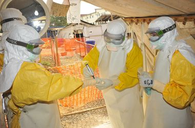 ВОЗ: Число погибших от лихорадки Эбола превысило 10 тысяч человек