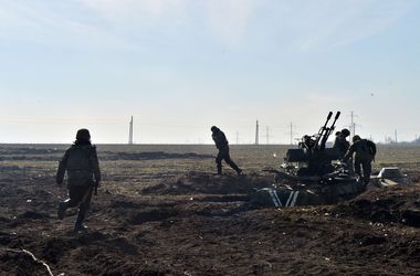 Под Донецком боевики продолжают обстреливать украинских военных