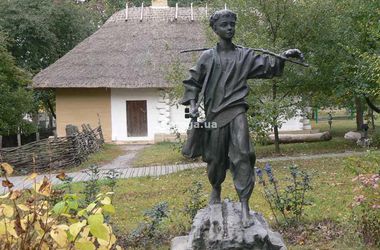В Черкасской области похитили памятник Тарасу Шевченко
