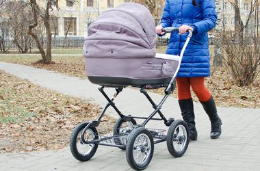 В центре Одессы похитили коляску с младенцем