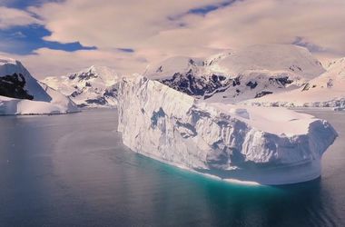 Завораживающее видео: беспилотник снял Антарктиду с высоты птичьего полета