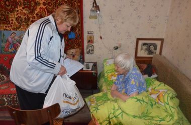 Более 11 тысяч жителей Донецкой области получили помощь от штаба Ахметова на дом