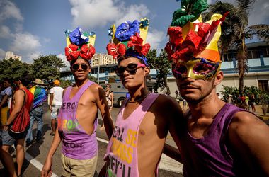 В Гаване прошел радужный гей-парад