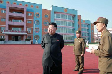 Ким Чен Ын расстрелял министра обороны на глазах у госслужащих