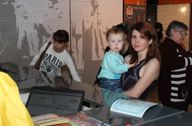200 тысяч детских наборов от Штаба Ахметова получили малыши из Донбасса