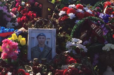 Мать погибшего на Донбассе российского спецназовца: "Мне просто привезли тело"