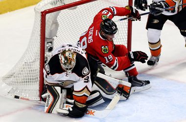 Плей-офф НХЛ: "Анахайм" вышел вперед в серии с "Чикаго"
