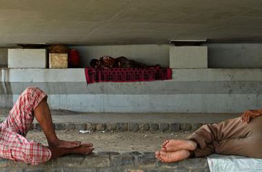 Число жертв неистовой жары в Индии растет огромными темпами
