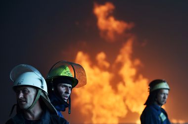 Россия предложила помощь в тушении пожара под Киевом
