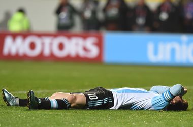 В Аргентине опасаются перелома ноги Месси на Кубке Америки