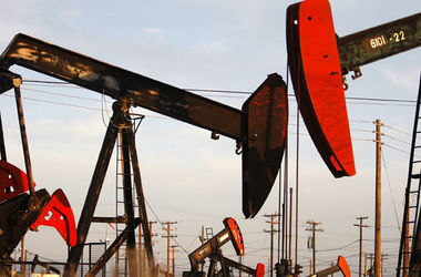 Цены на нефть рухнули ниже $60