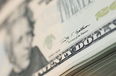Межбанк открылся бурным ростом курса доллара