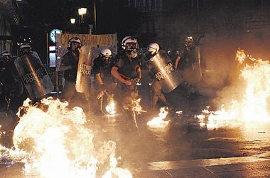 Итоги недели в мире: шок Израиля и бунт греков