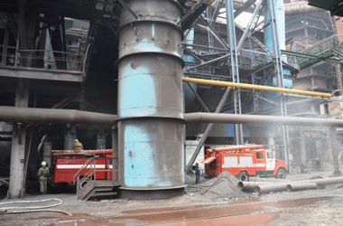 ЧП в Днепропетровской области: десятки пожарных ликвидировали аварию на металлургическом комбинате