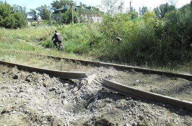 Боевики уничтожают железную дорогу в Авдеевке