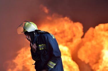 Огонь выжег два этажа и технику в харьковском институте