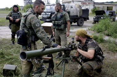 Когда закончится обострение на Донбассе и как боевики нарушают минские соглашения