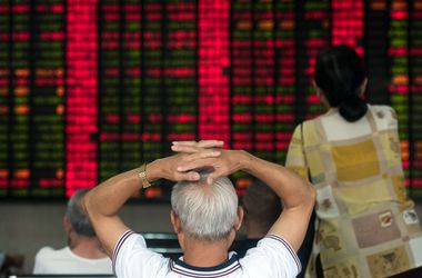 Фондовый рынок Китая опять обвалился