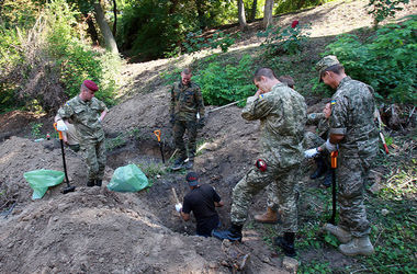 В центре Киева ищут мертвых немецких солдат