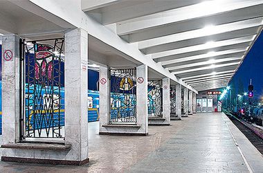 В Киеве станция метро Лесная работает в обычном режиме