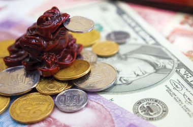 Доллар в Украине продолжает падать