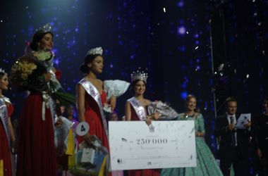 Корону и заветный титул "Мисс Украина-2015" получила киевлянка