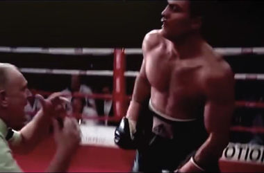 Российский боксер Рахим Чахкиев едва не проиграл в разминочном бою